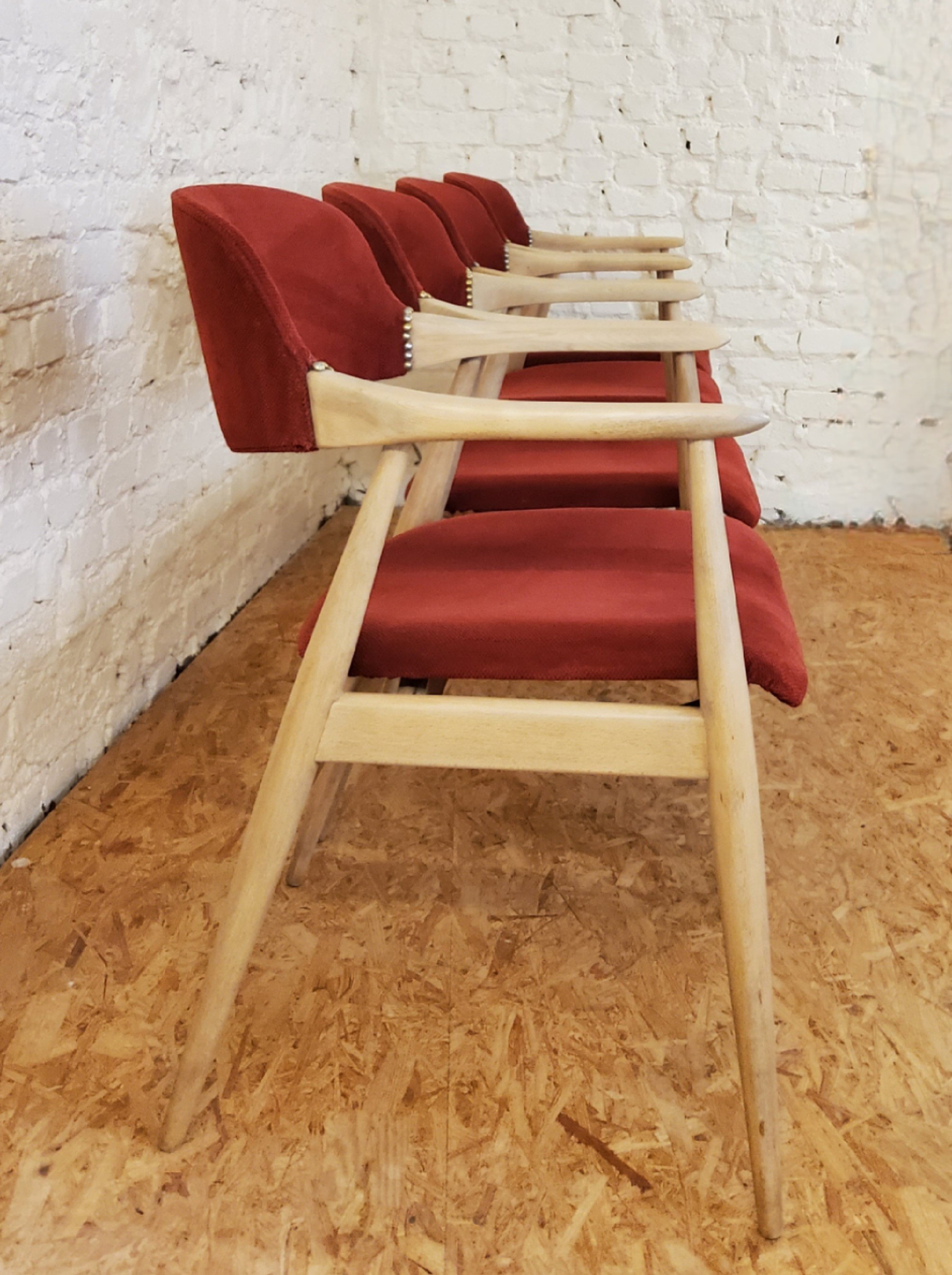 Chaises Accoudoirs Mid-Century en Bois Massif – Casala Allemagne 1960 - 720€