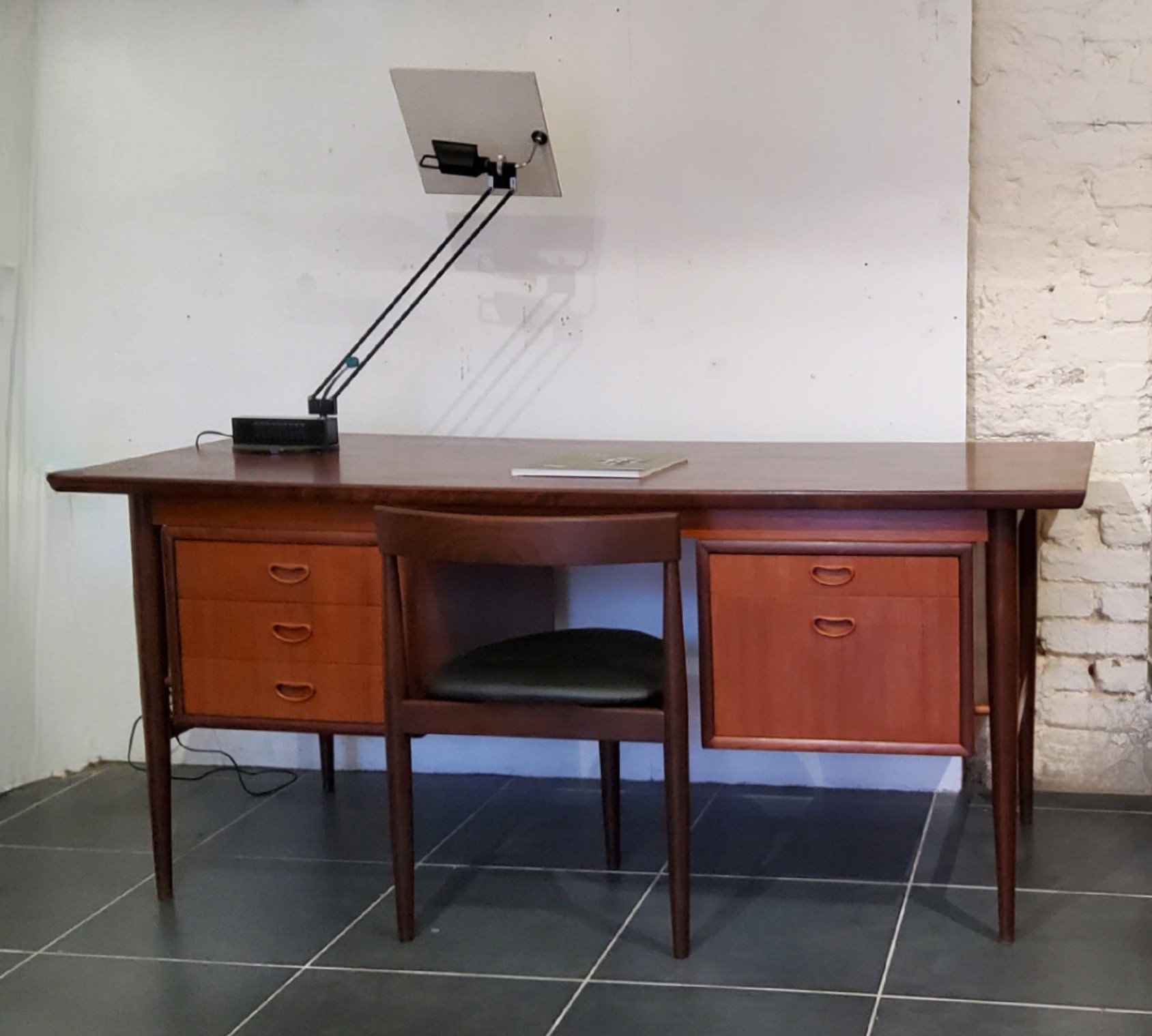 Bureau Van Teeffelen - 900€